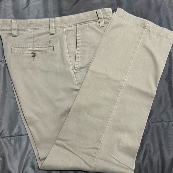 Men’s Dockers 34 x 32 pants. Worn but in great condition. - Picture 1 of 4